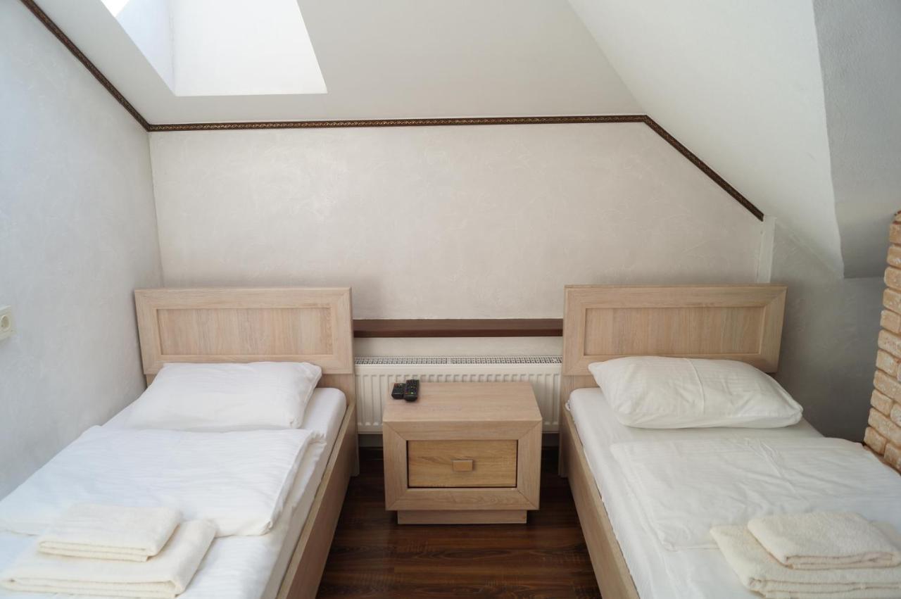 Rosinka Motel Ukrainka Eksteriør bilde